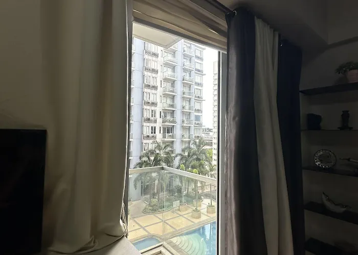 Apartment One Palm Tree Across Naia-t3